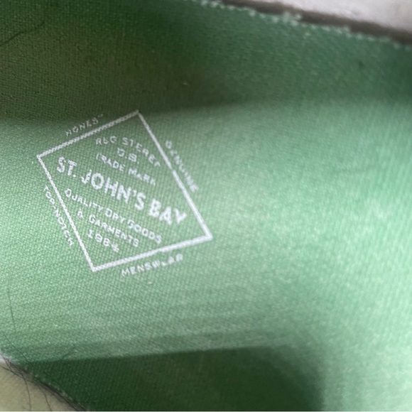 St. John’s Bay boat shoes - Picture 2 of 4